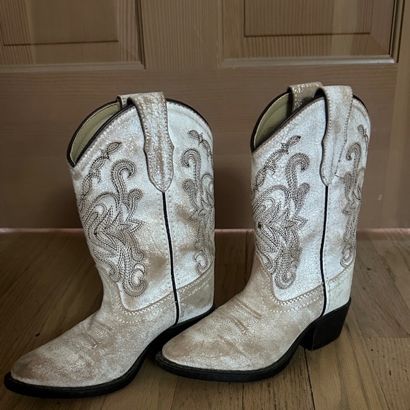 Tan and white Western Cowboy Boots - Picture 2 of 4